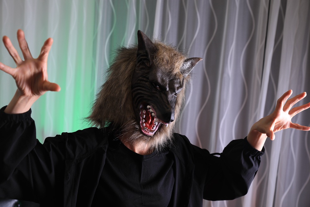 Halloween Wolf Head Costume Mask - Vinyl - product details