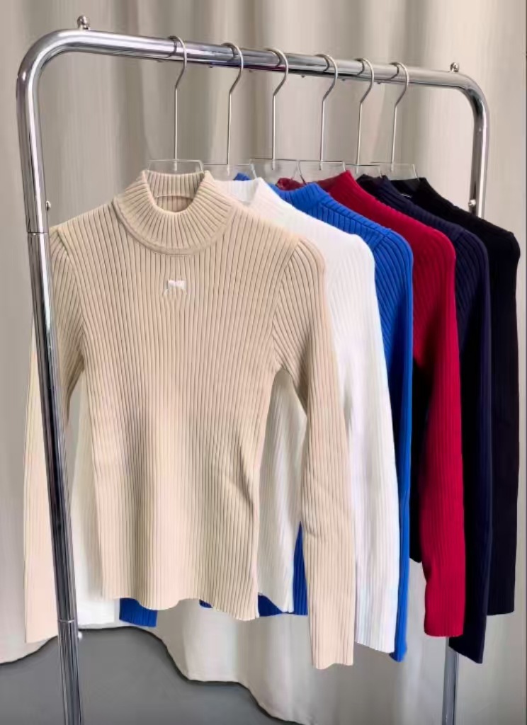 Women's Slim-Fit Turtleneck Sweater - Red