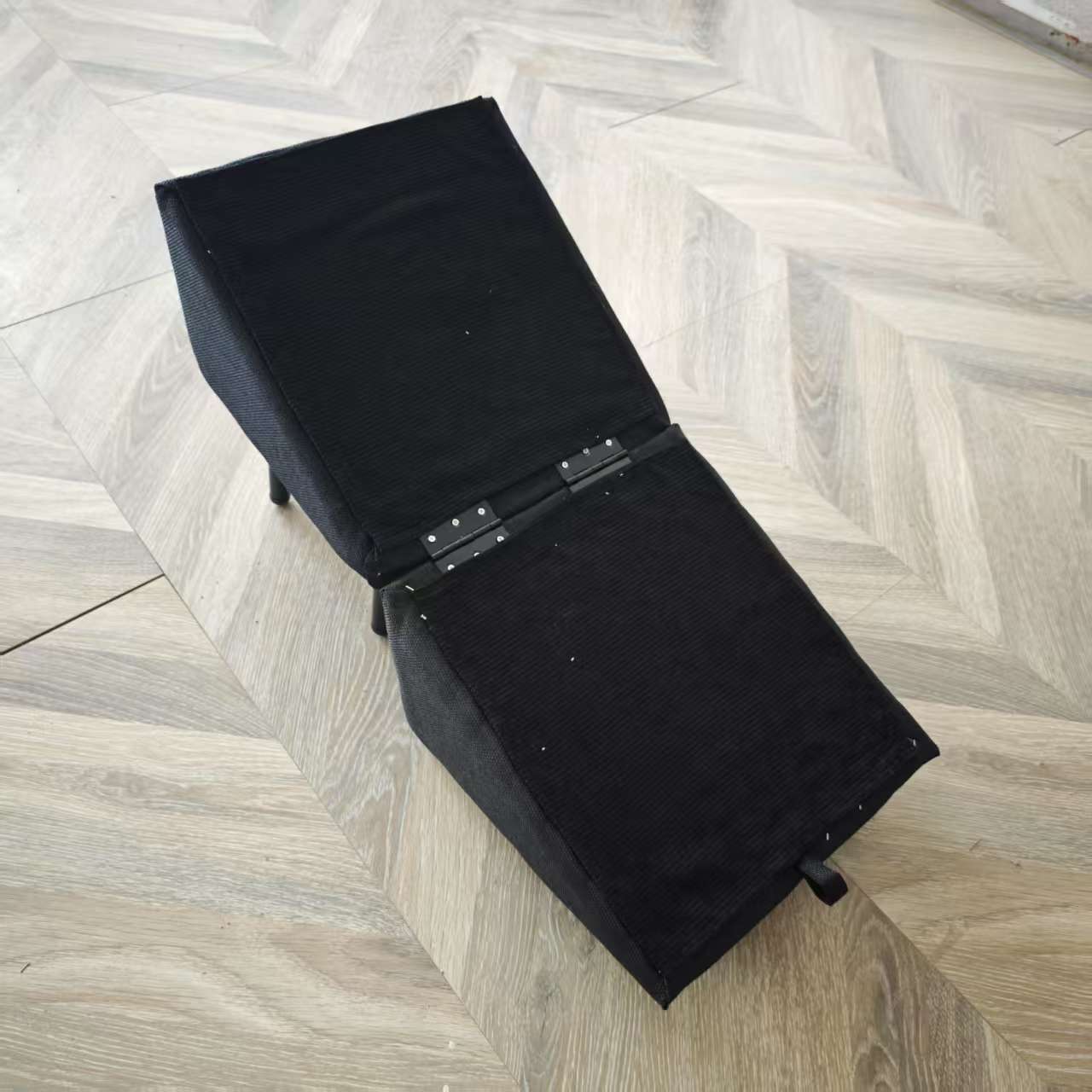 Dual-Purpose Dog Ramp Image 15