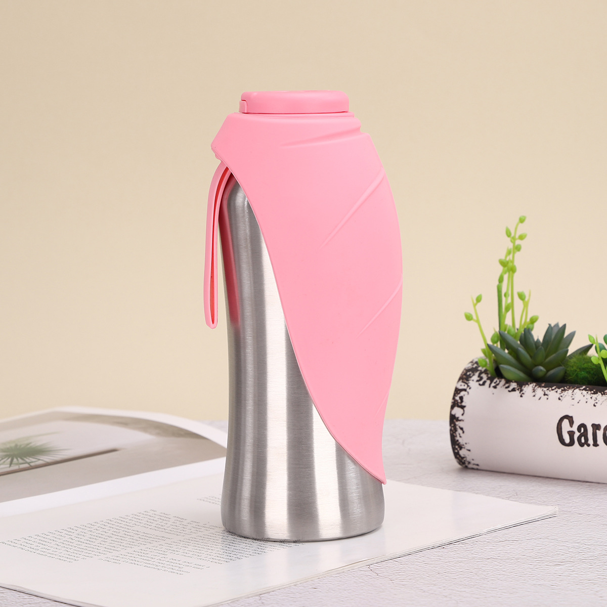 Pet Travel Cup Image 8