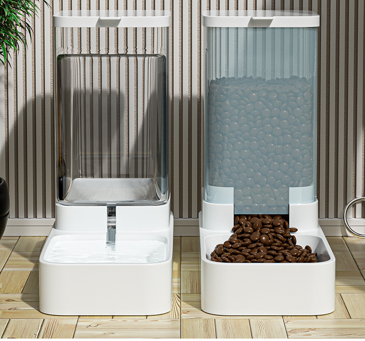 Large capacity pet feeder 2.1kg food 3.8L water