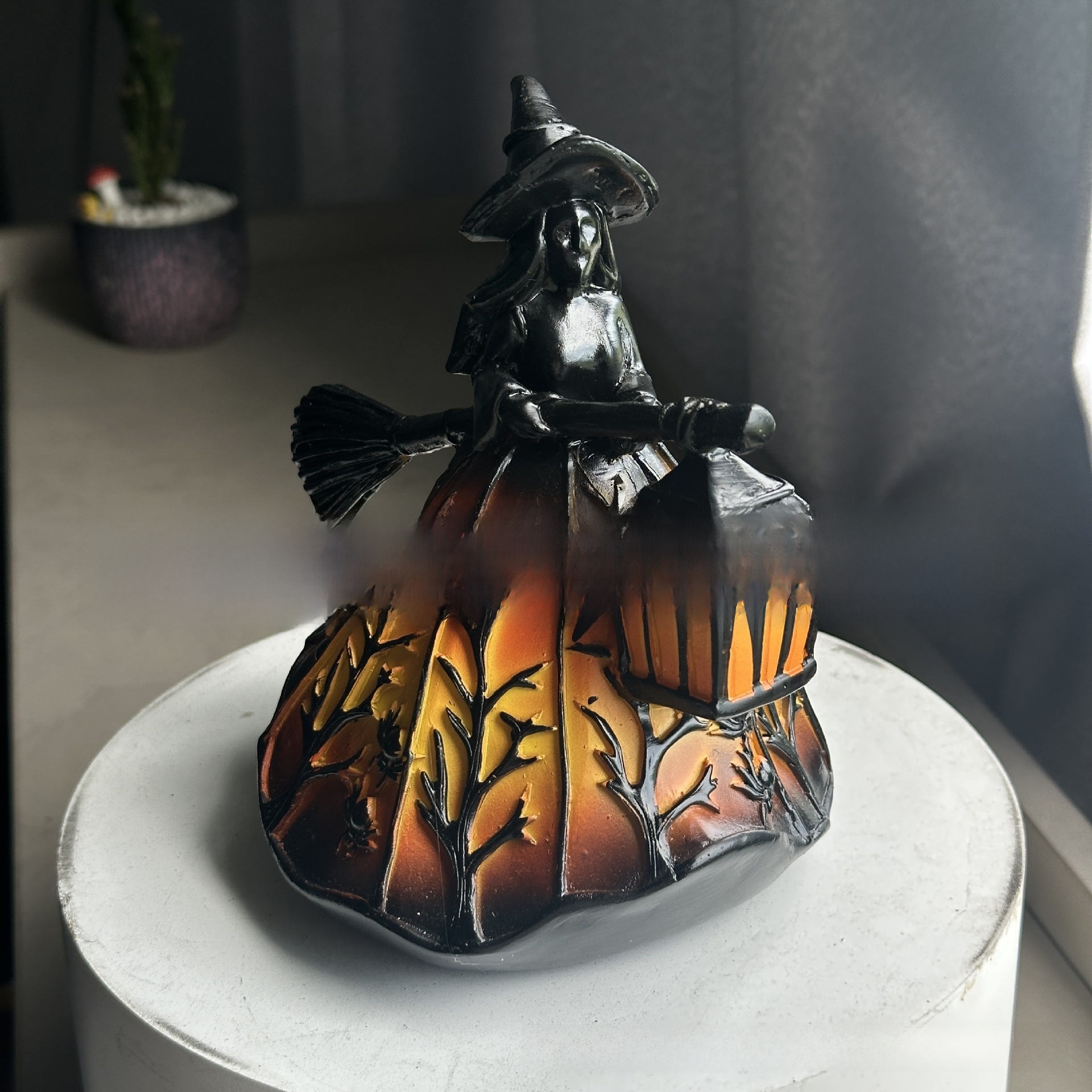 Halloween Gothic Witch Lights - Resin - product details