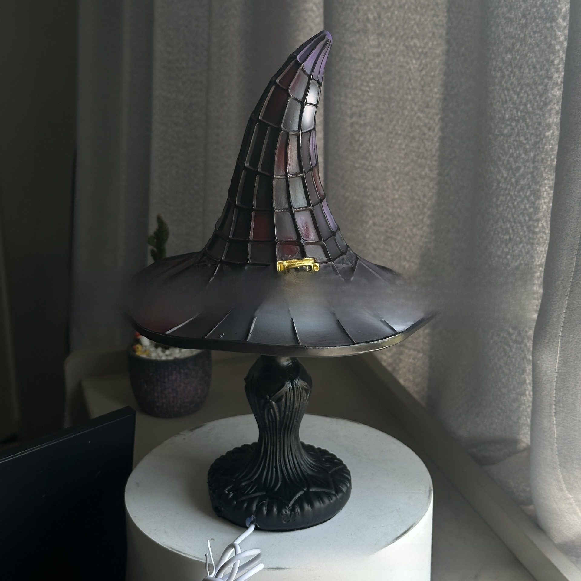 Resin Gothic Halloween Witch Hat Night Light - product details