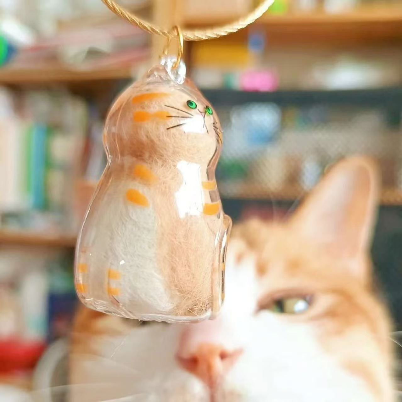 Llavero cápsula para guardar pelo de tu gato | GATOKOOL