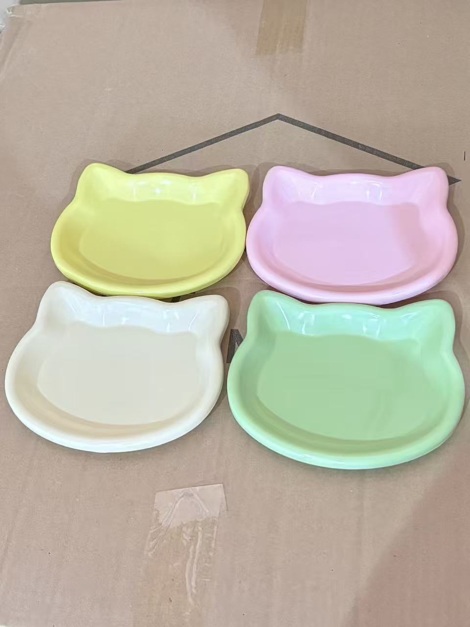 Plato para gatos para comida húmeda y premios: imagen adicional