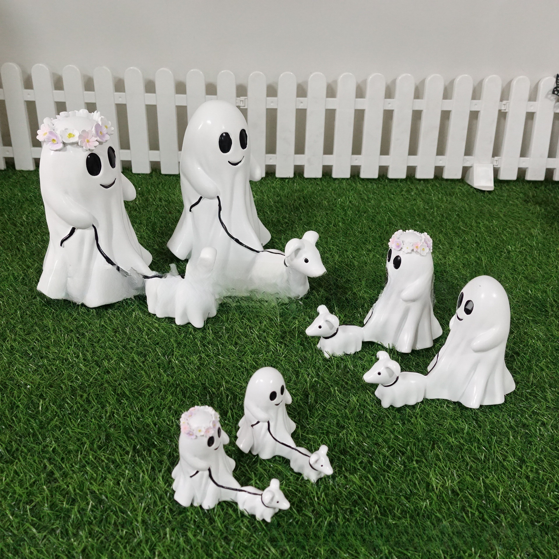 Halloween Ghost Lamb Decor - Resin - product details
