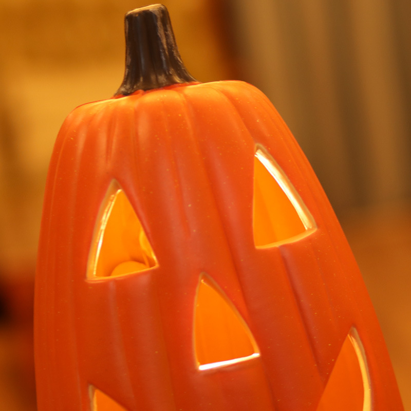 Halloween Light-Up Pumpkin Lantern - Plastic - product details
