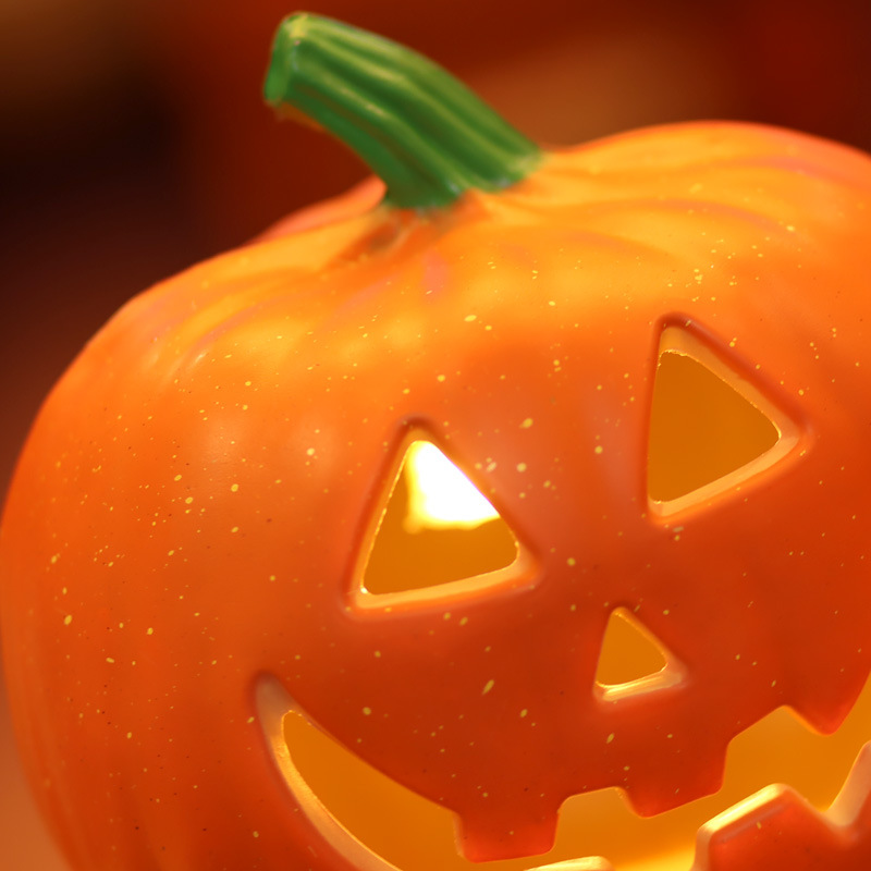 Halloween Light-Up Pumpkin Lantern - Plastic - product details