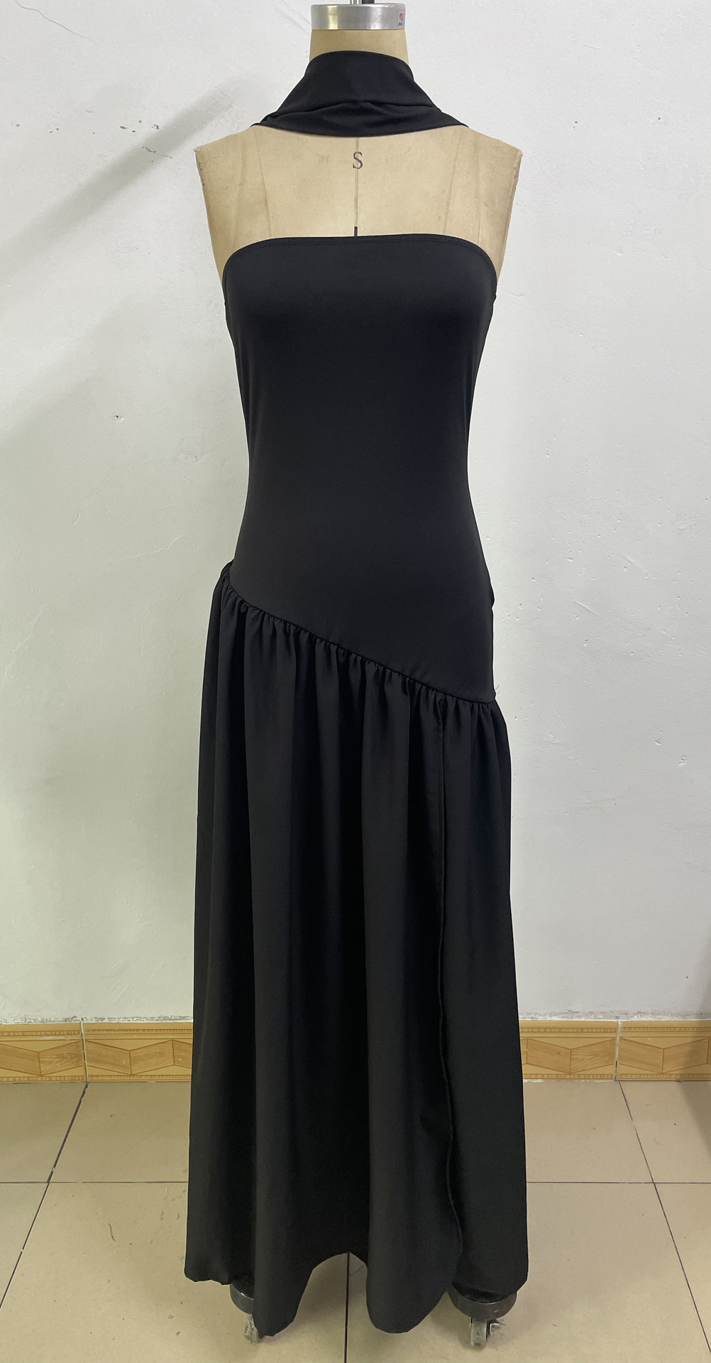 Backless tube-top milk silk dress with high slit