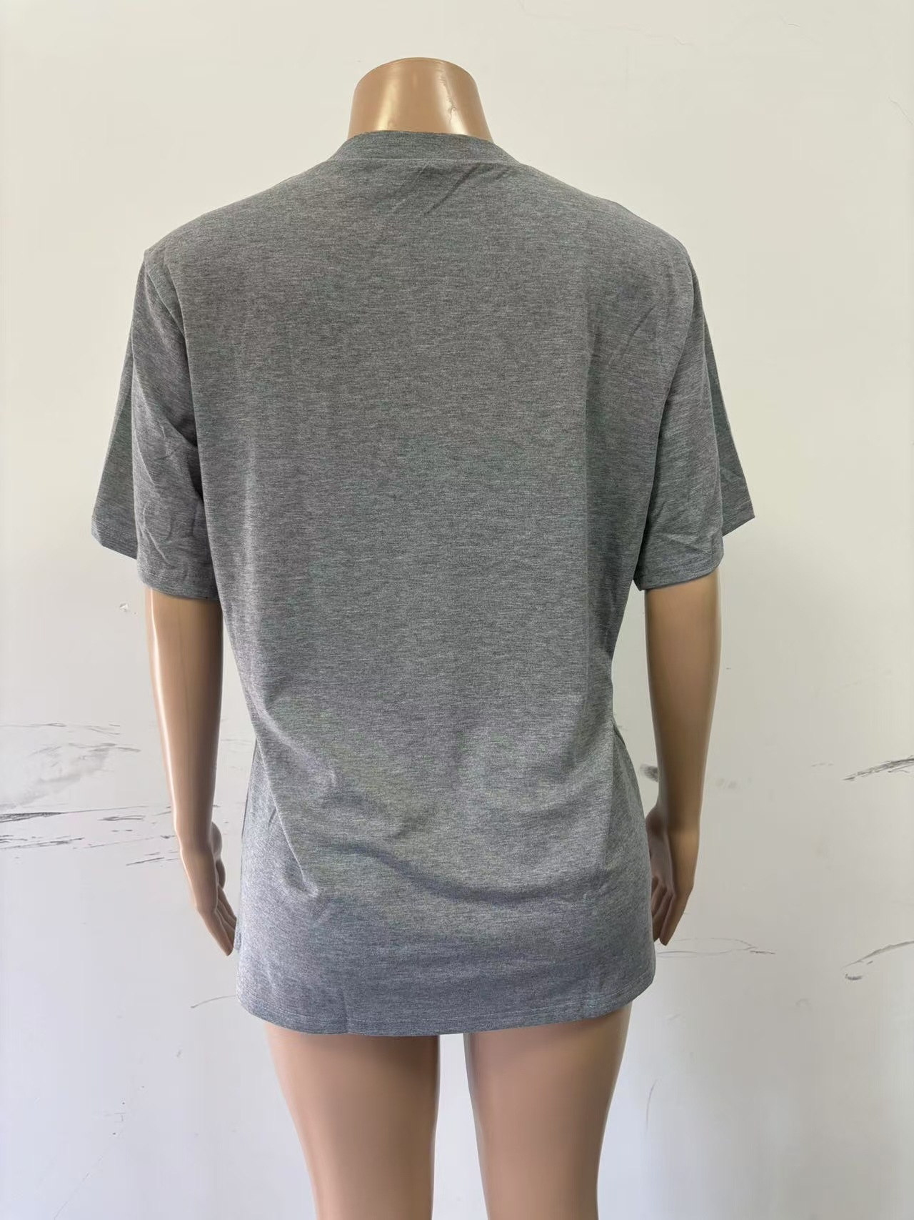 Casual pocket shirt fabric and design detail