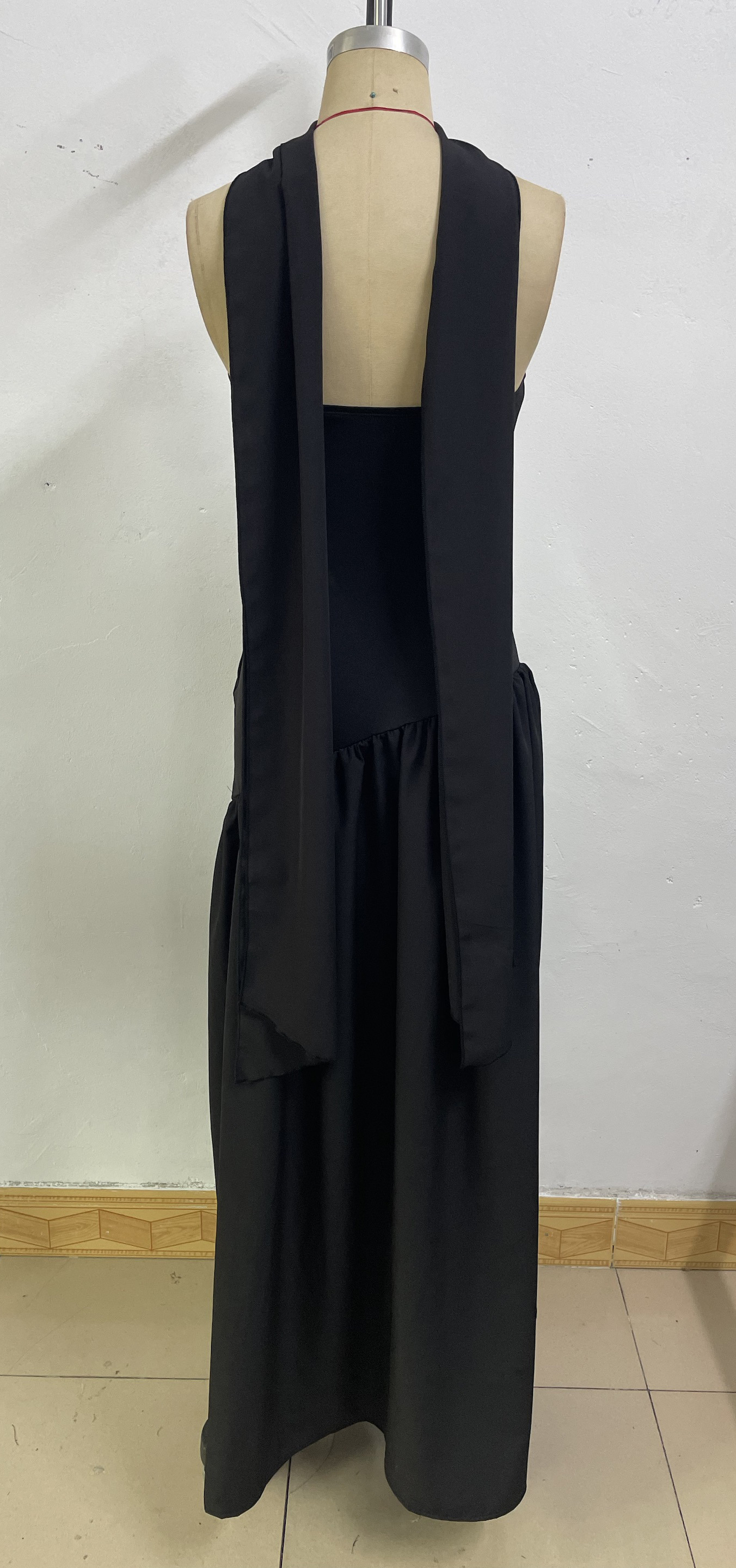 Backless tube-top milk silk dress with high slit