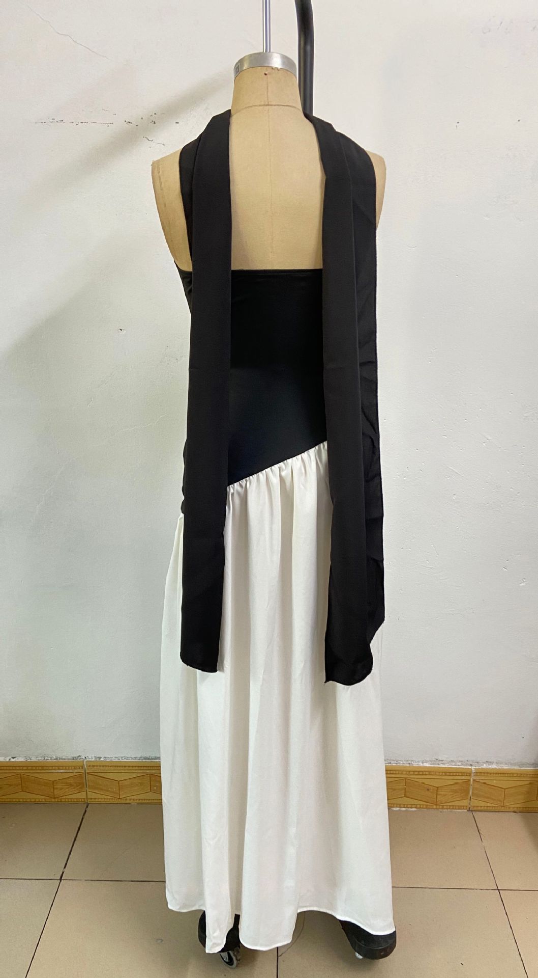 Backless tube-top milk silk dress with high slit