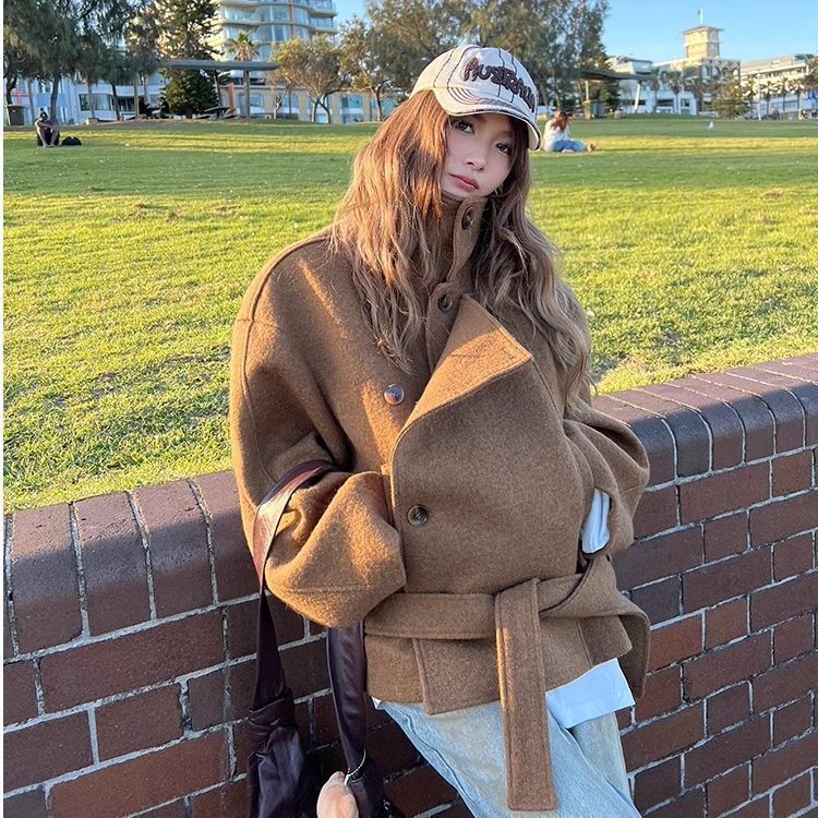 Autumn winter women's coat styling