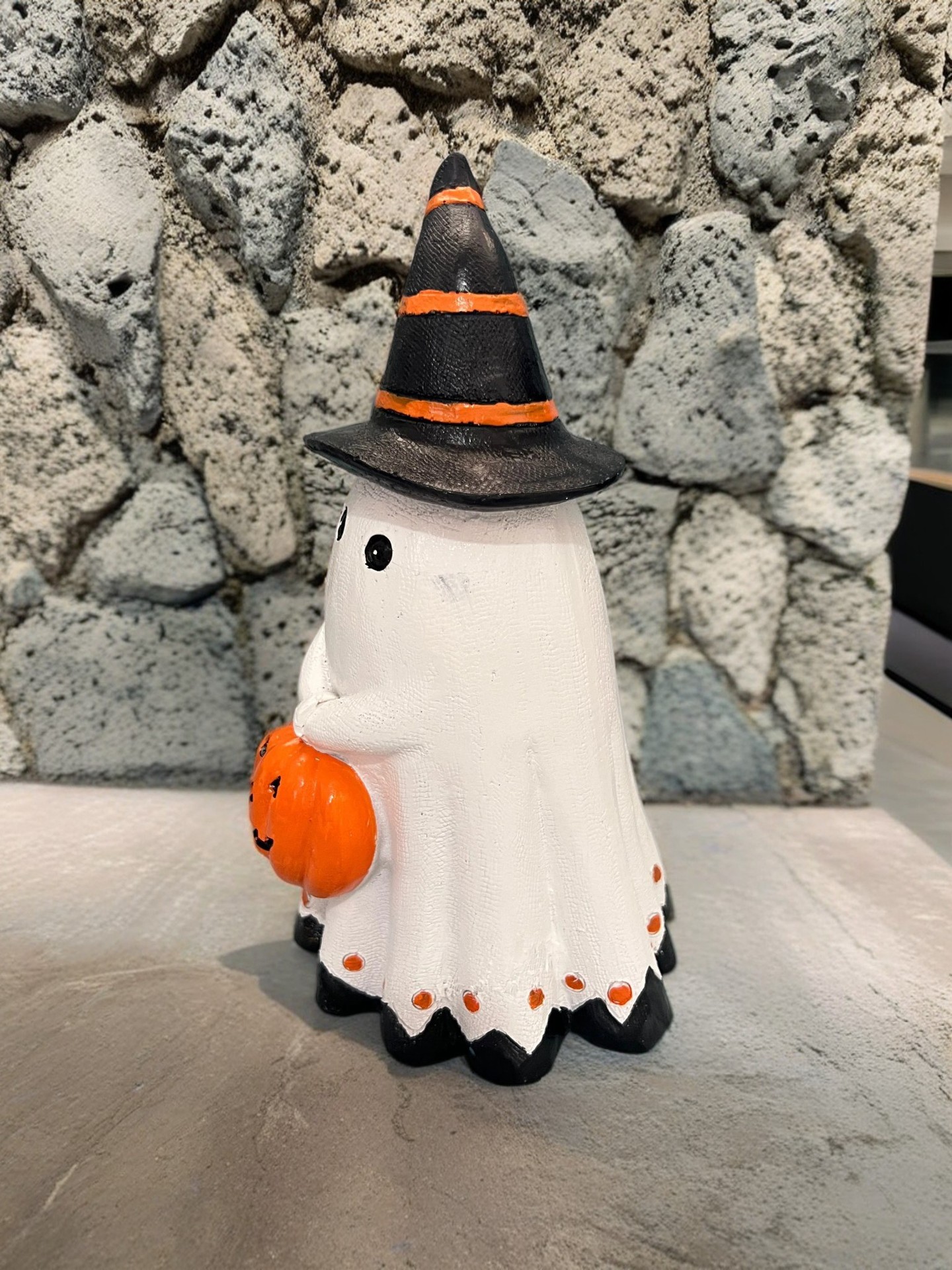 Halloween Ghost Pumpkin Resin Ornament - product details