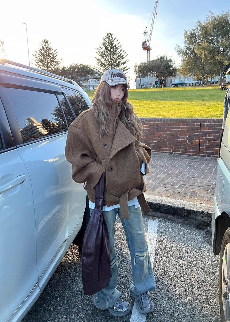 Short coat layered outfit idea