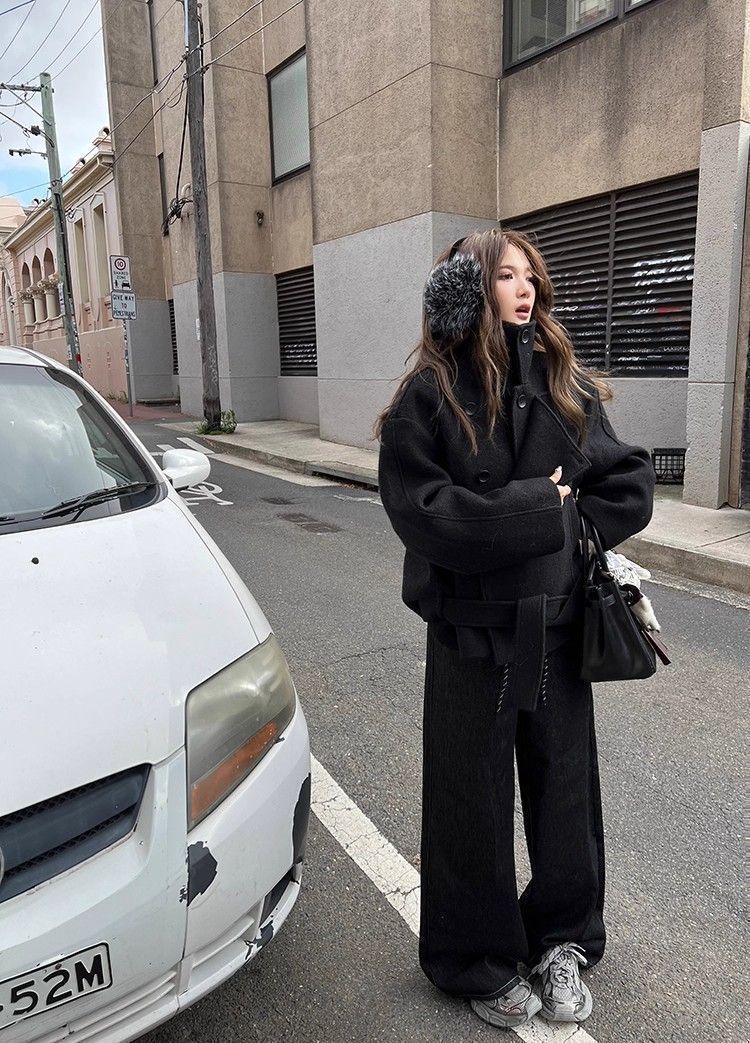 Relaxed fit women's seasonal coat