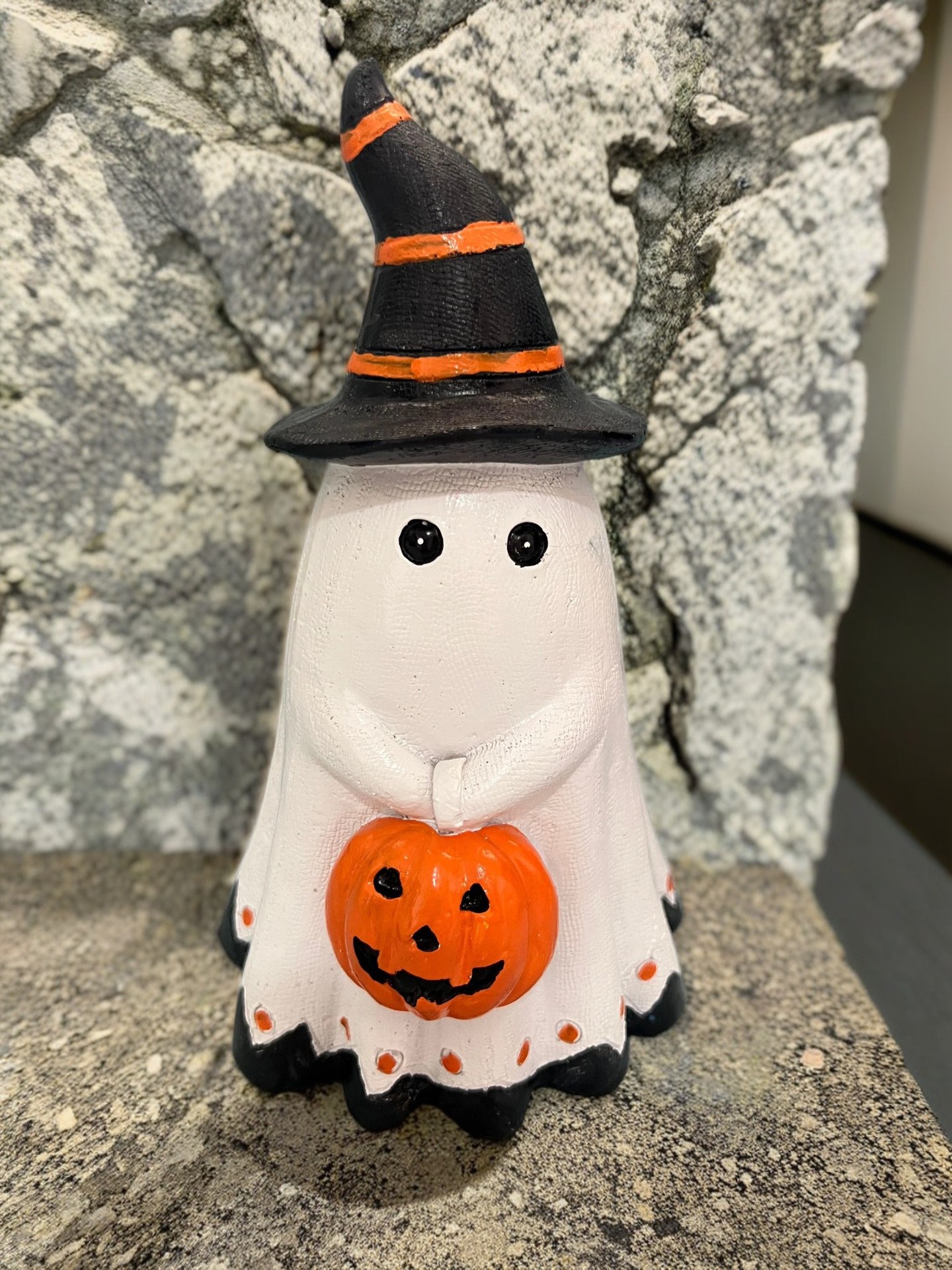 Halloween Ghost Pumpkin Resin Ornament - product details