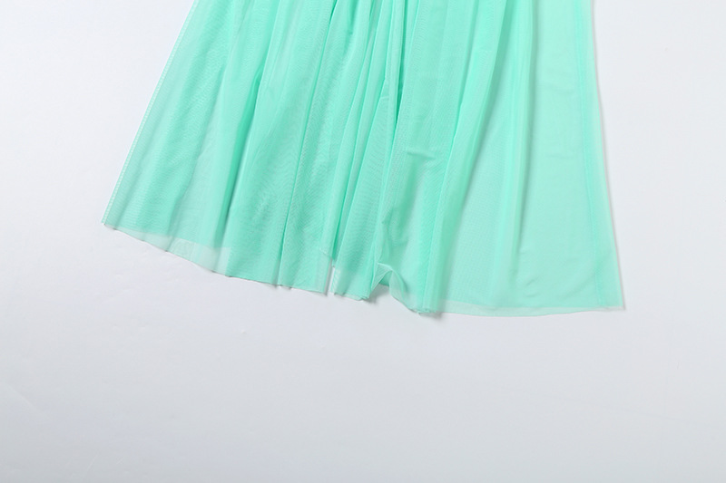 Elegant women's long dress styling