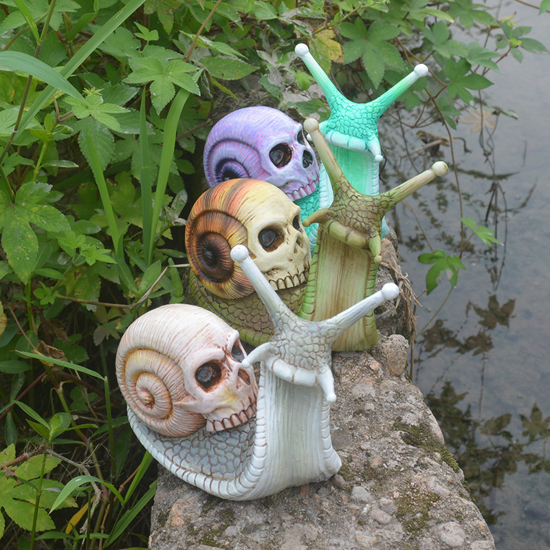 Halloween Skull Snail Resin Sculpture Garden Home Decor