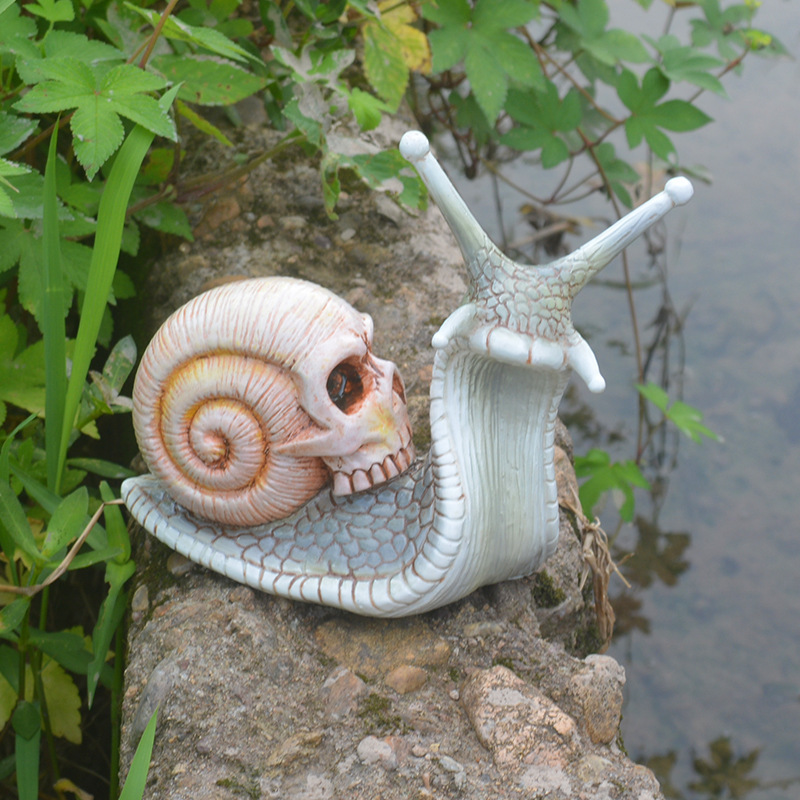 Halloween Skull Snail Resin Sculpture Garden Home Decor