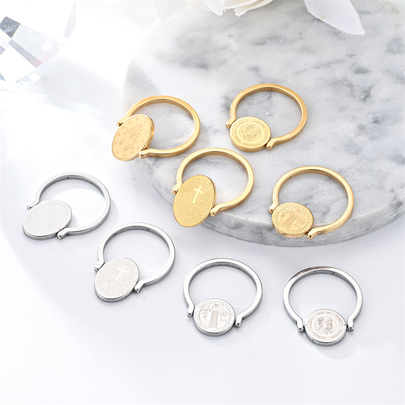 Geometric stainless steel spinner ring