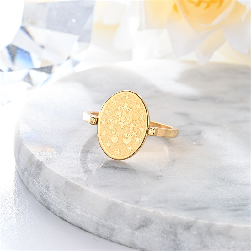 Rotating center ring detail