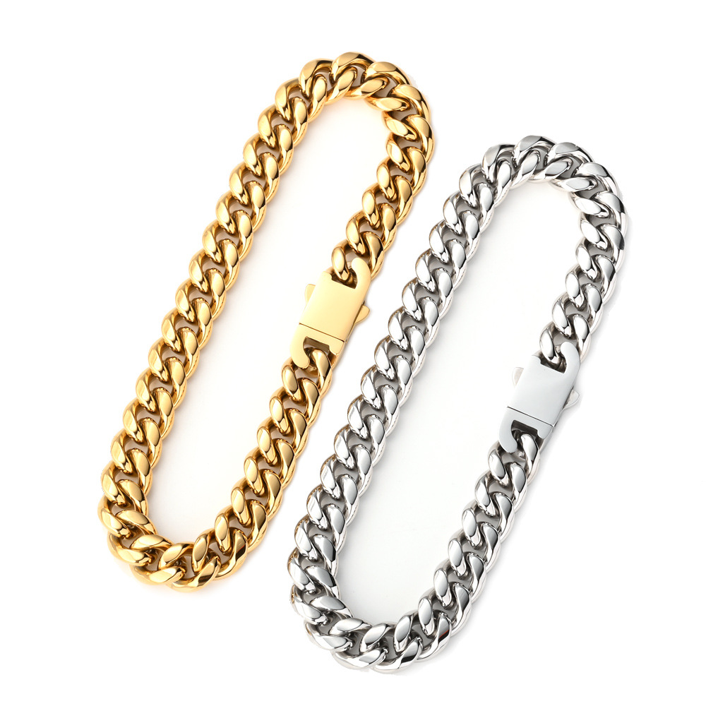White zircon bracelet gift presentation