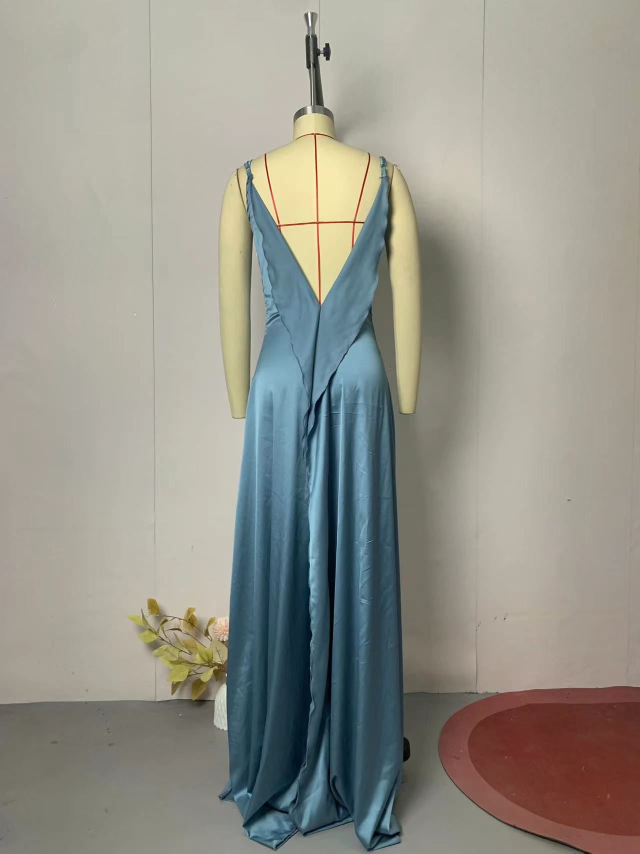 Spliced lace-up sleeveless long dress