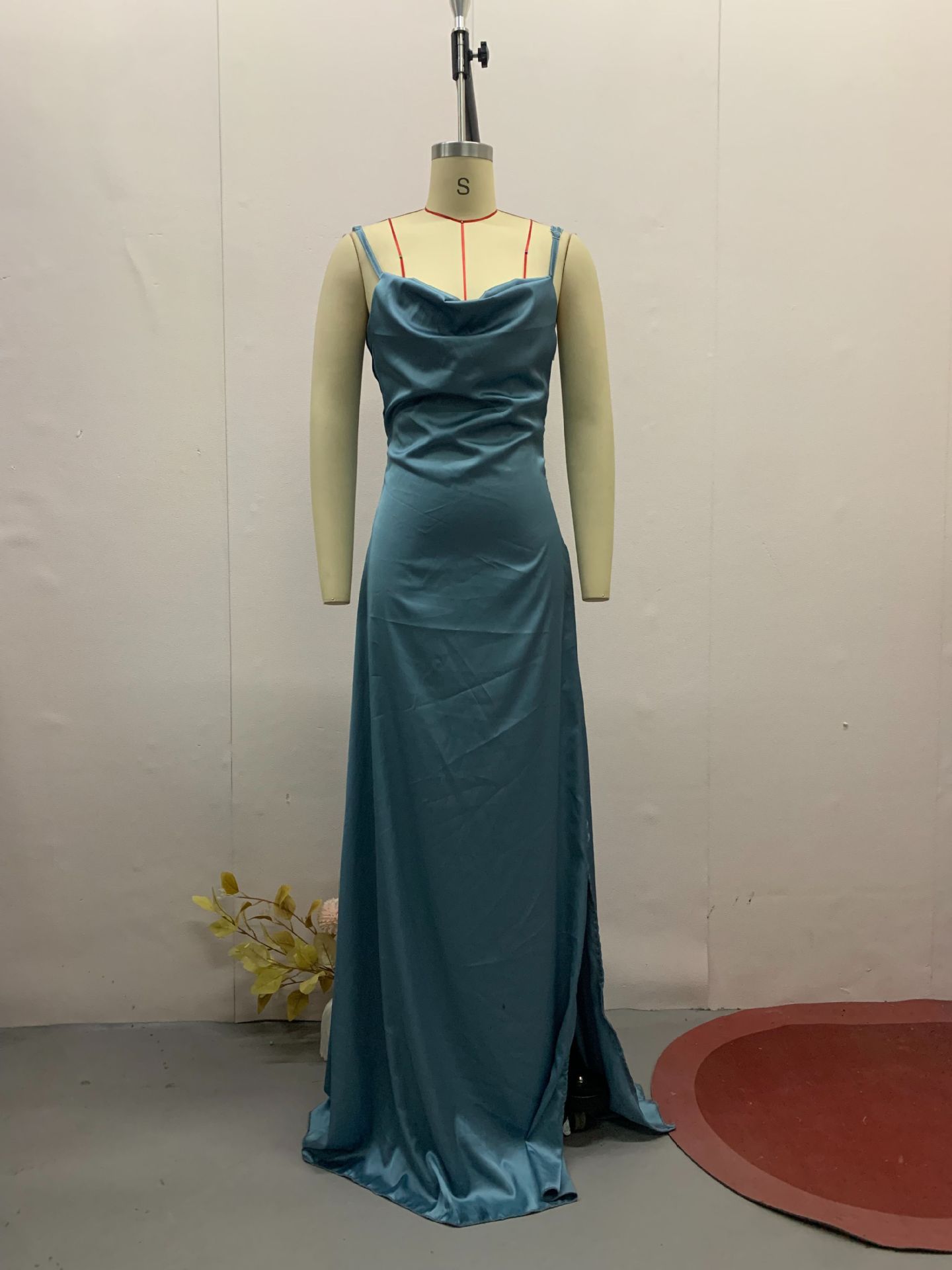 Spliced lace-up sleeveless long dress