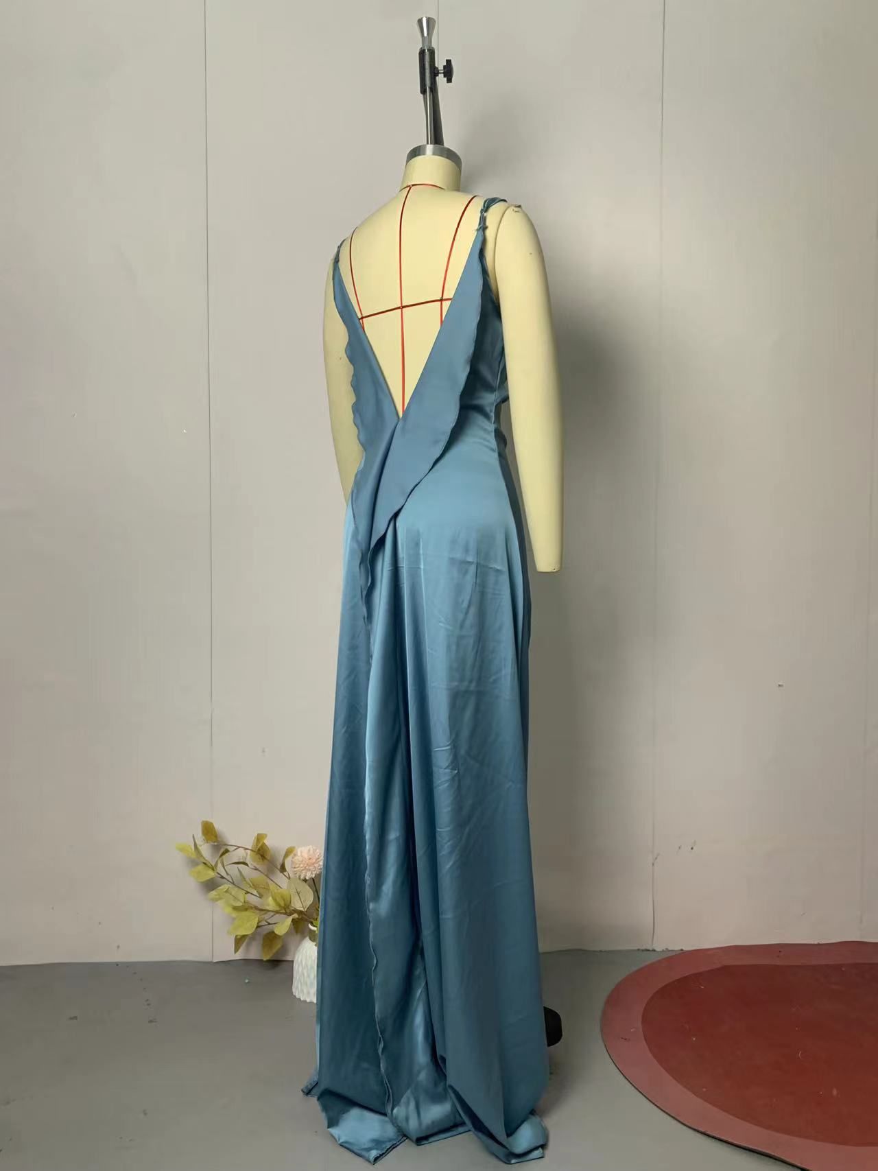 Spliced lace-up sleeveless long dress