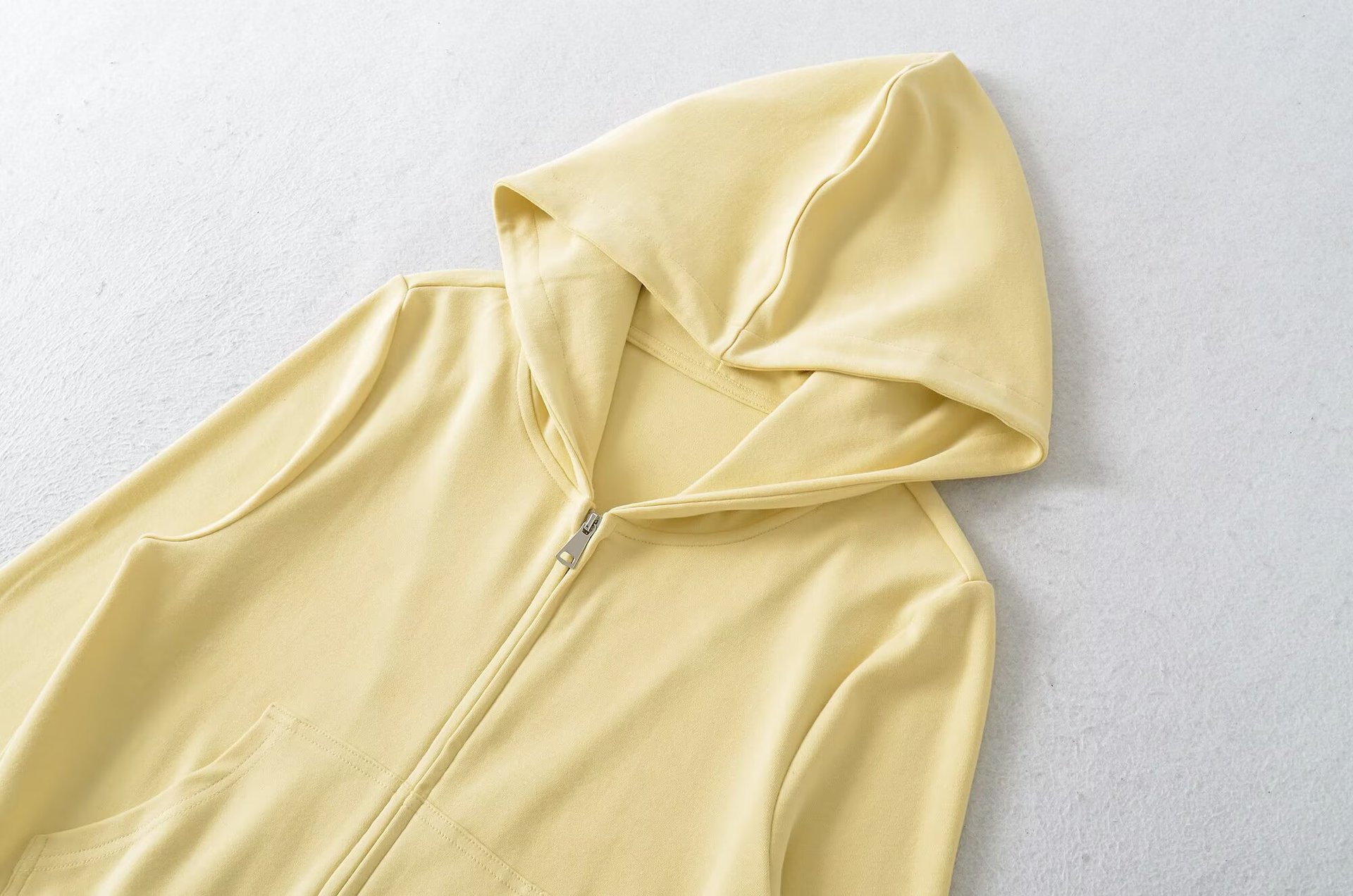 Women’s hooded top variant