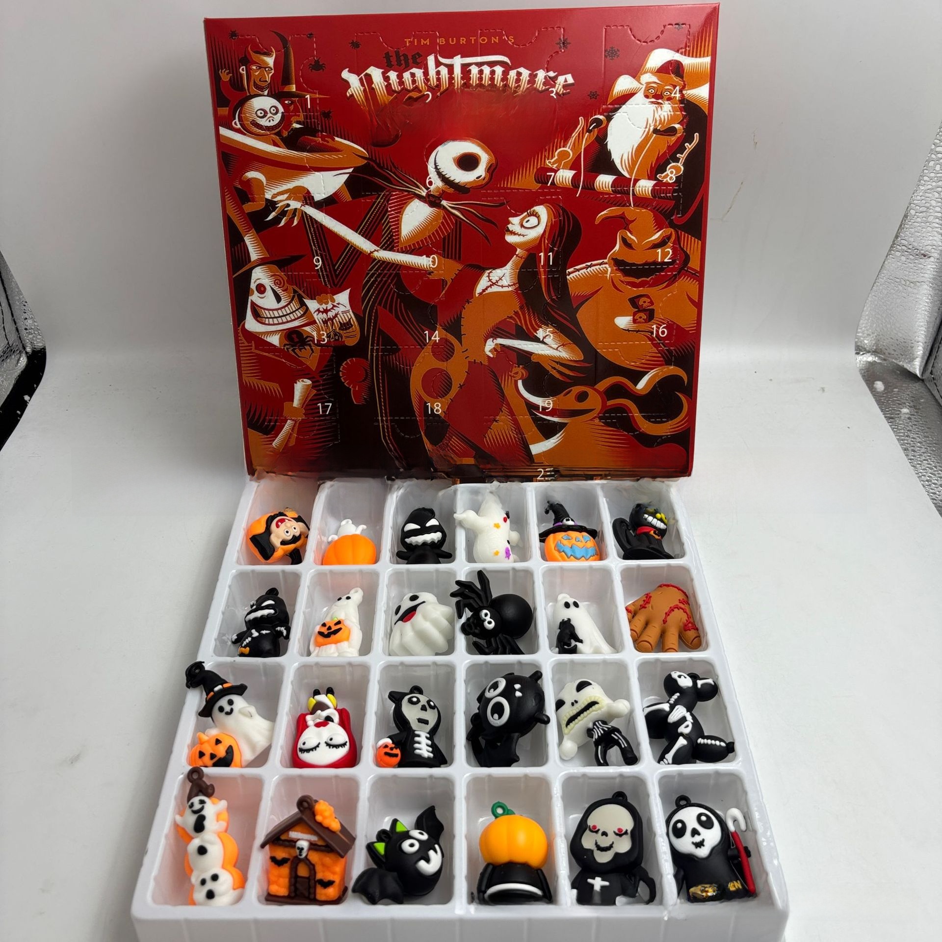 Halloween figurines arrive in the holiday calendar countdown box