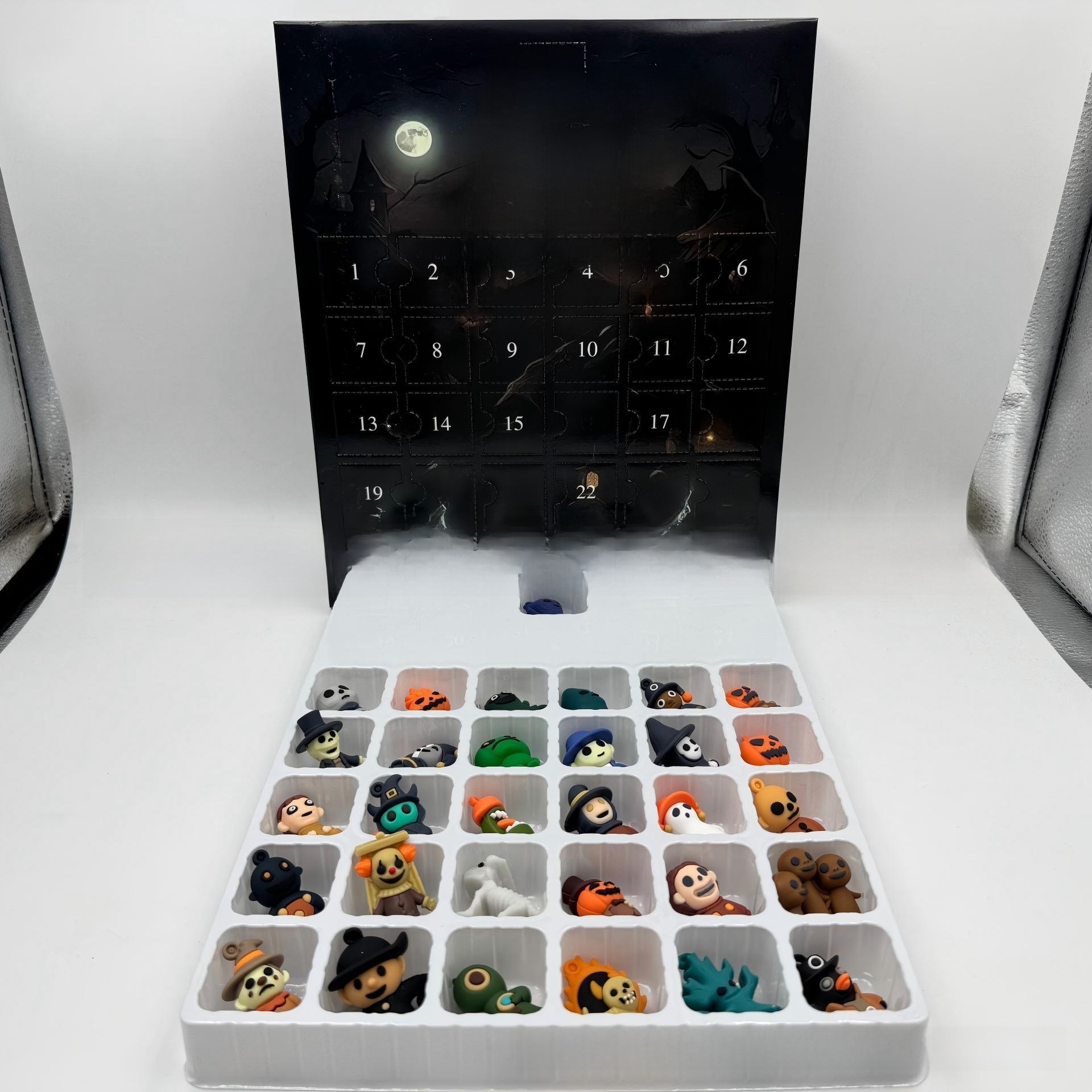Halloween figurines arrive in the holiday calendar countdown box