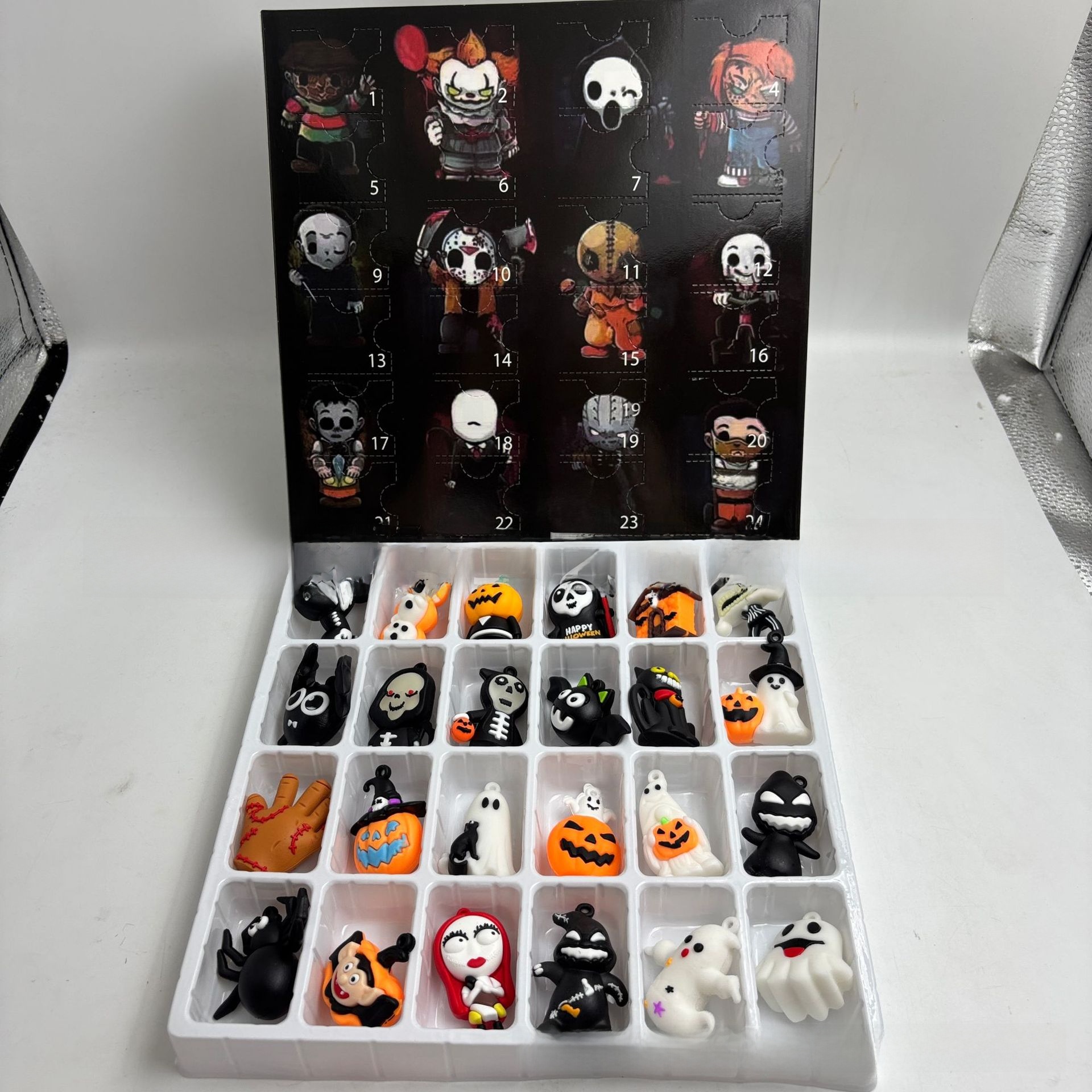 Halloween figurines arrive in the holiday calendar countdown box