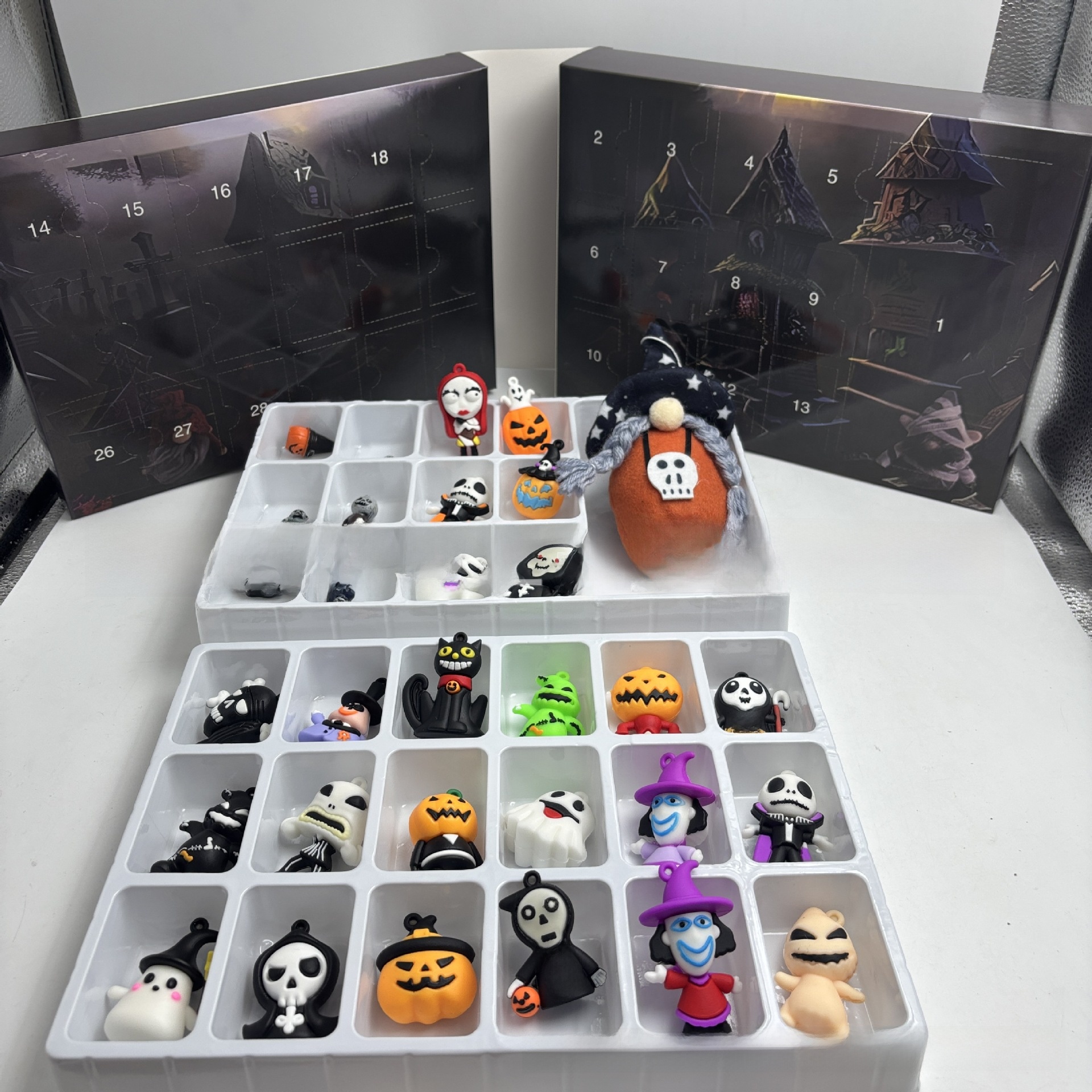 Halloween figurines arrive in the holiday calendar countdown box
