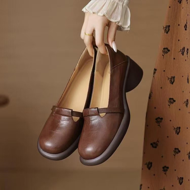 Womens Soft Leather Round Toe Thick Heel Loafers