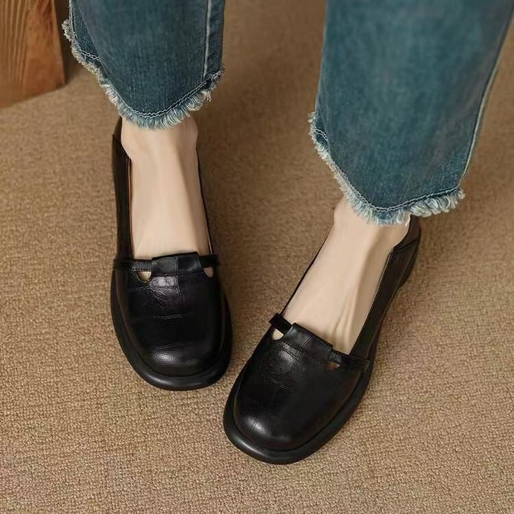 Womens Soft Leather Round Toe Thick Heel Loafers