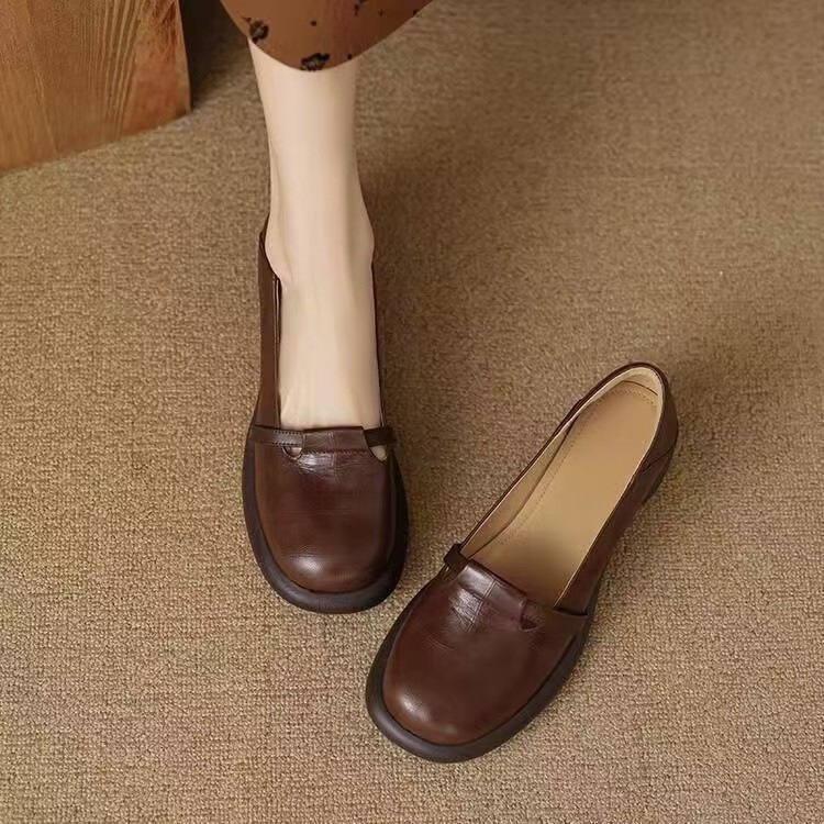 Womens Soft Leather Round Toe Thick Heel Loafers