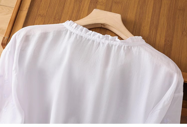 Short-sleeved T-shirt Women's Embroidered Lace