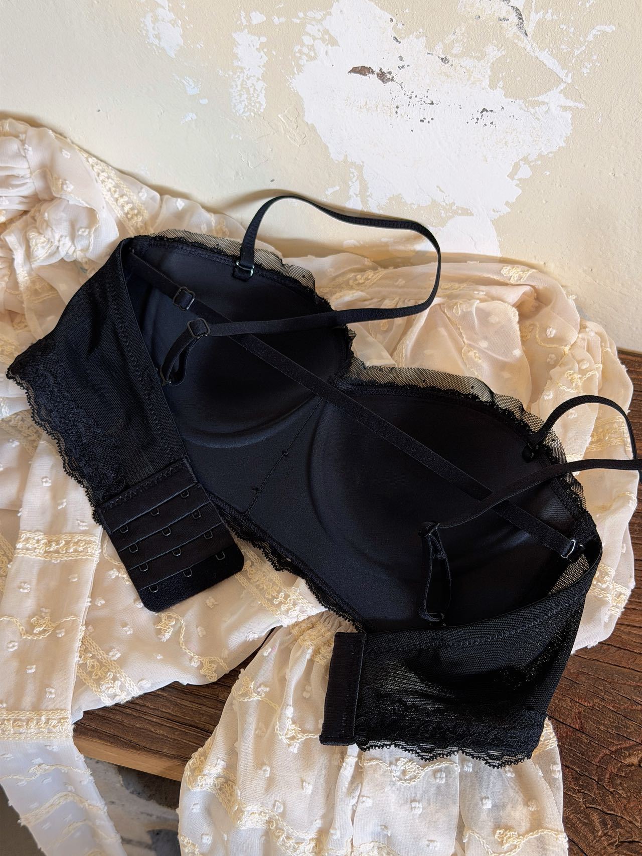 Polka Dot Push-Up Strapless Bra