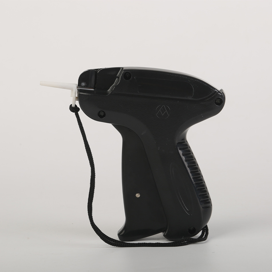 Manual needle-threading label sewing machine