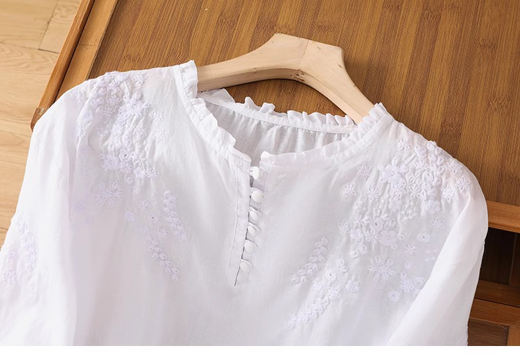 Short-sleeved T-shirt Women's Embroidered Lace