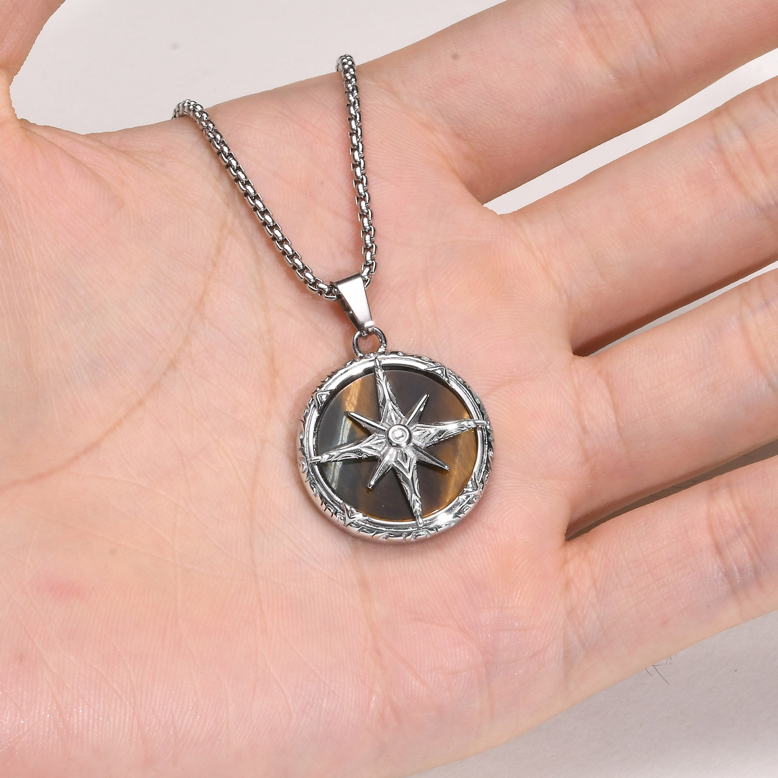 Stainless steel eight-pointed star necklace