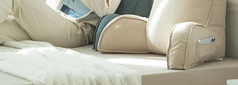 Fleece Reading Pillow with Armrests, 75 × 57 cm — QIUOLA | qiuola.com