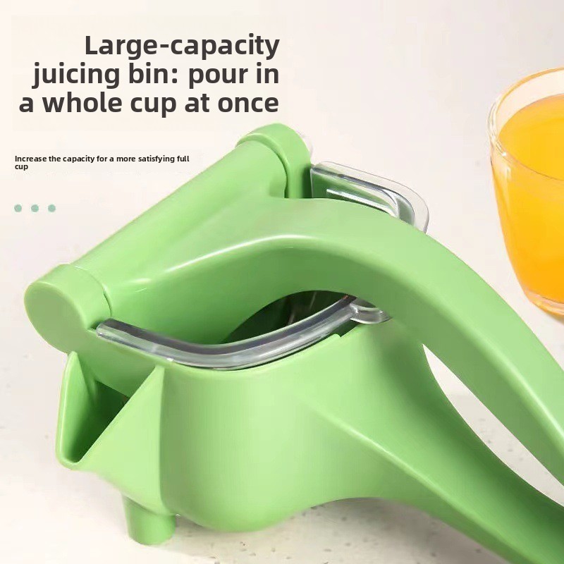 Manual juicer for extracting orange juice
