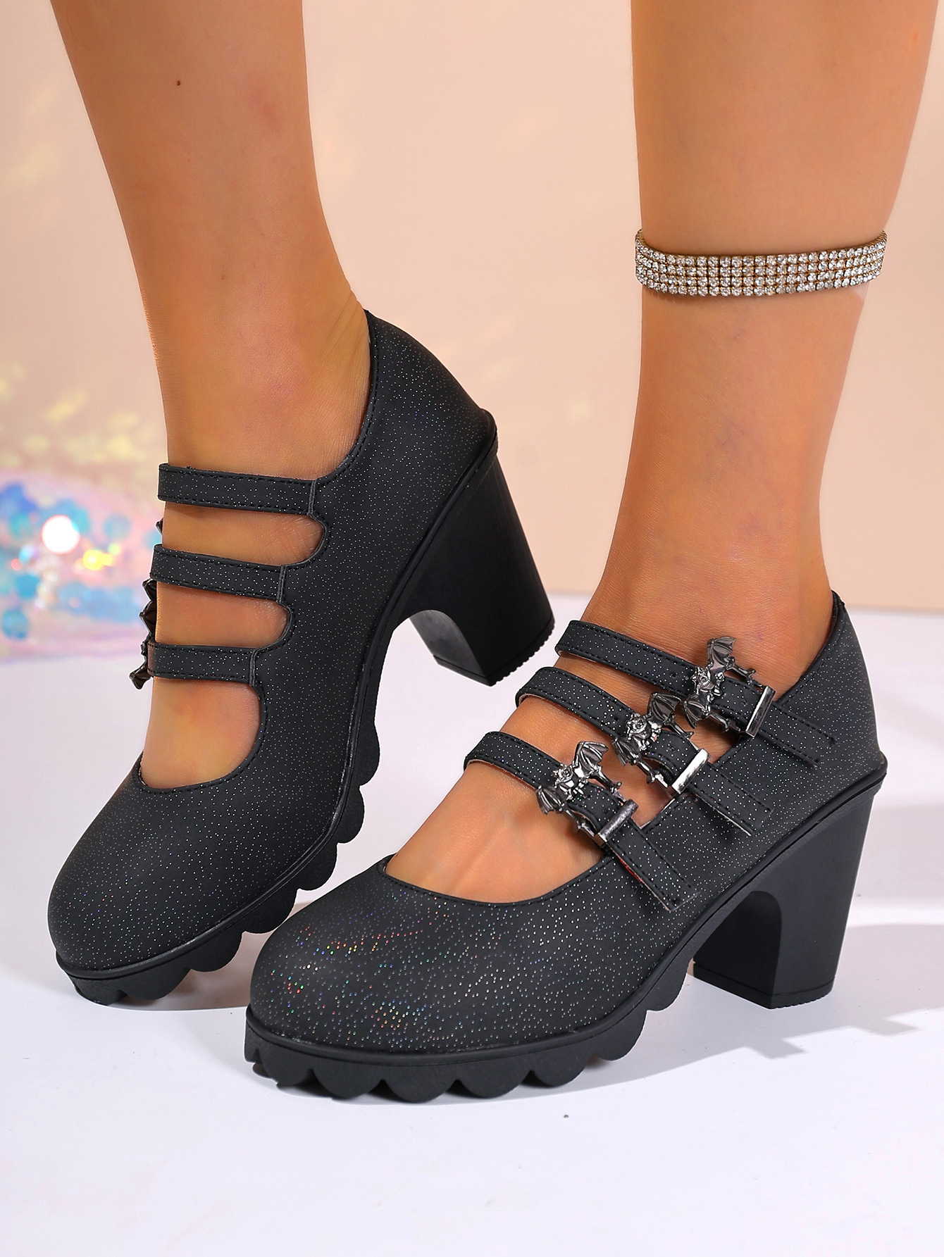 Thick-soled square-toe flat-top strap-covered high-heeled sandals