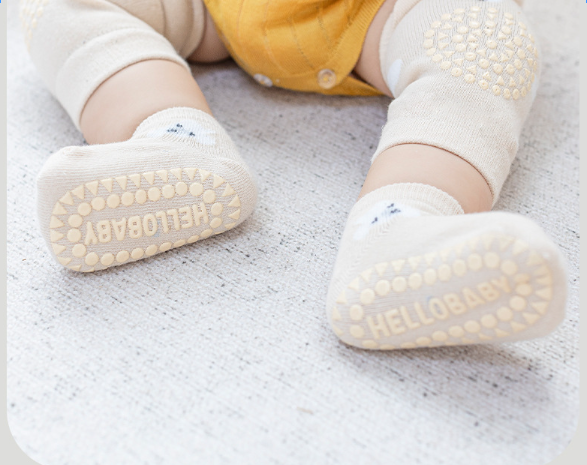 Baby Knee Pad Socks Set