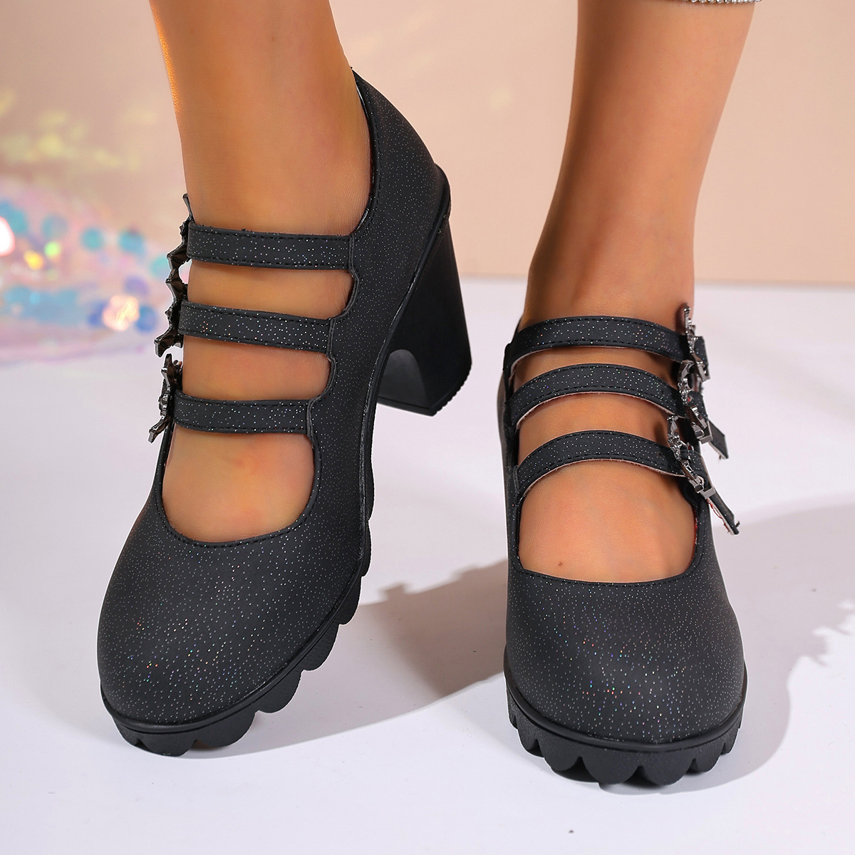 Thick-soled square-toe flat-top strap-covered high-heeled sandals