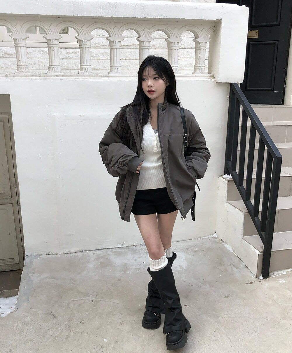 Women's Korean Style Stand-Up Collar Pilot Sleeve Pleated Cotton-Padded Jacket