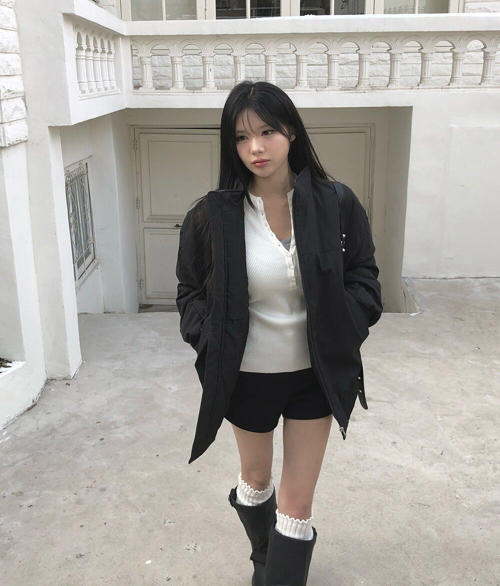 Women's Korean Style Stand-Up Collar Pilot Sleeve Pleated Cotton-Padded Jacket